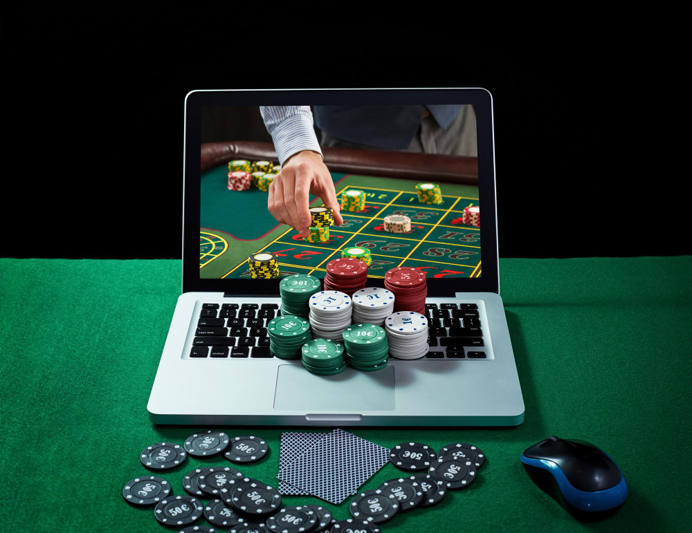 Jocuri de casino online vs. offline: Care este alegerea potrivită pentru tine?