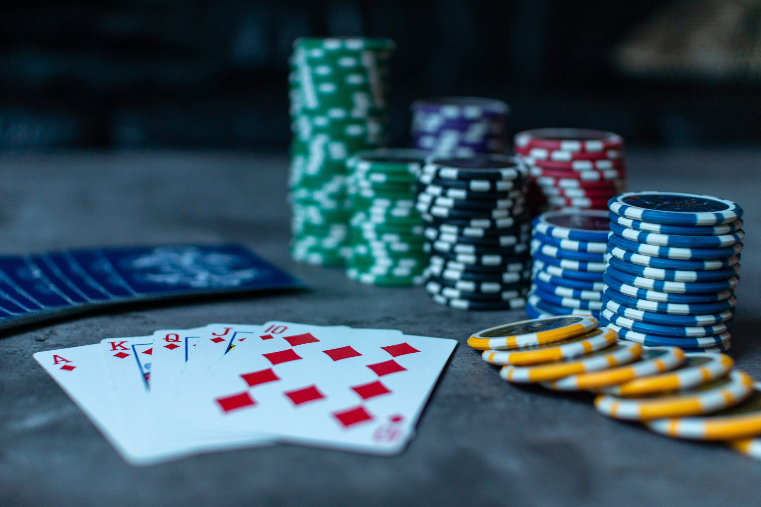 Ce înseamnă buy-in, re-entry și rebuy în turneele de poker