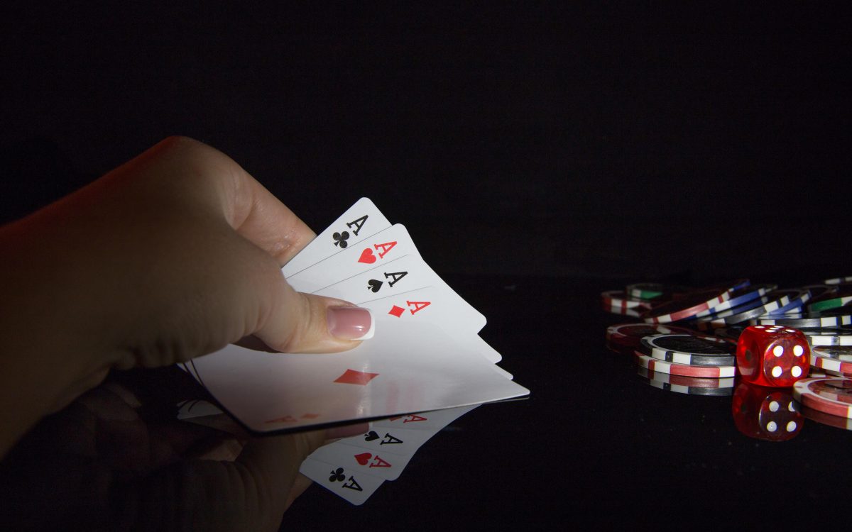 Ce este masa finală la poker și cum se ajunge la ultimii jucători