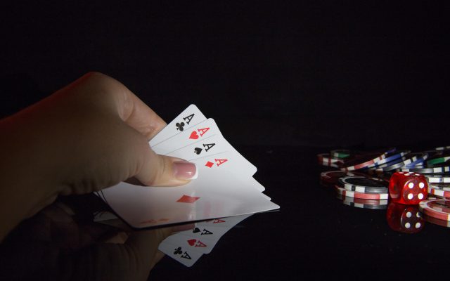 Ce este masa finală la poker și cum se ajunge la ultimii jucători